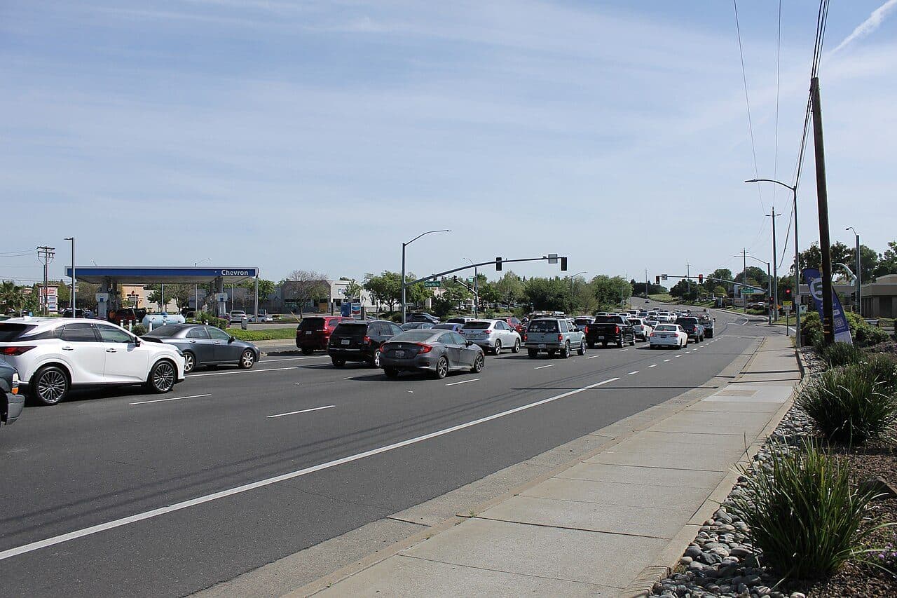 Antelope Road on a clear afternoon, the shopping frontage and the traffic lights at Elverta